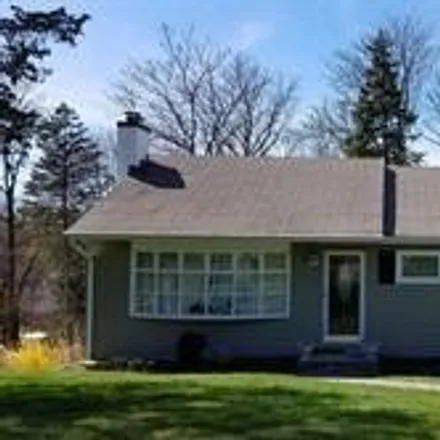 Rent this 3 bed house on 18 Colburn Drive in Spackenkill, Poughkeepsie