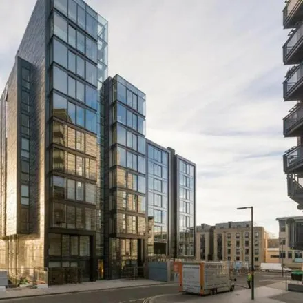 Image 1 - 18 Simpson Loan, City of Edinburgh, EH3 9GQ, United Kingdom - Apartment for rent