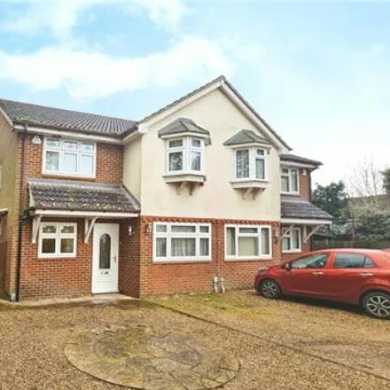 Rent this 4 bed duplex on Little Orchard Close in Abbots Langley, WD5 0BY