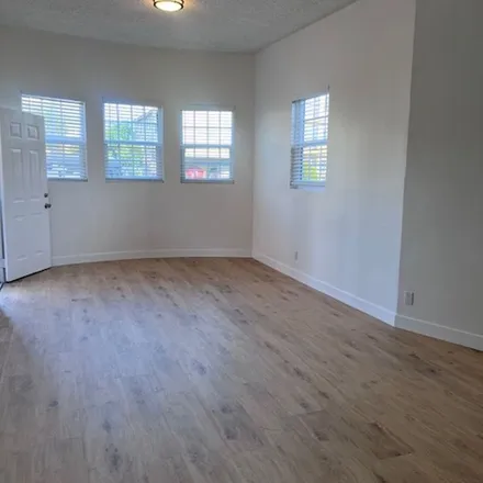 Image 4 - 493 South Breed Street, Los Angeles, CA 90033, USA - Apartment for rent