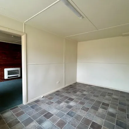 Image 2 - Charcoal Chicken, Kempling Street, Devonport TAS 7310, Australia - Apartment for rent