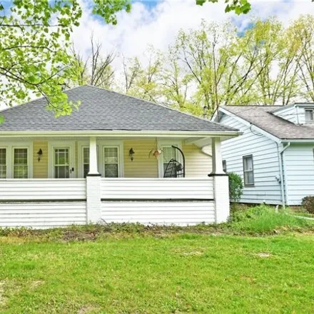 Buy this 2 bed house on 2844 Catalpa Street Southeast in Warren, OH 44483