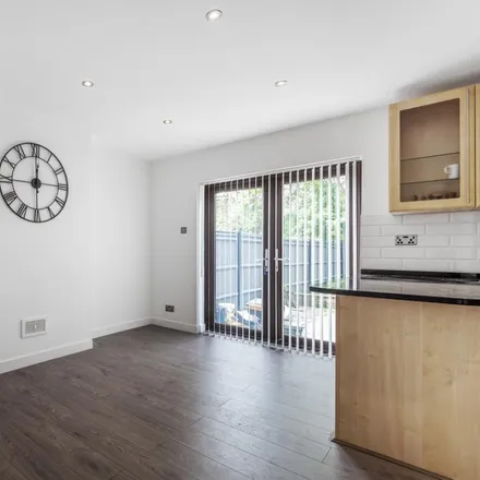 Image 4 - 99 Westway, London, SW20 9LT, United Kingdom - House for rent