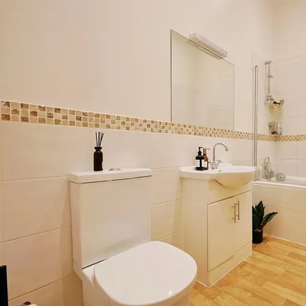 Image 7 - 25 Sinclair Road, London, W14 0NS, United Kingdom - Apartment for rent