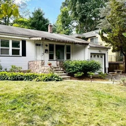 Rent this 3 bed house on 38 Baltusrol Road in Tremont Park, Summit