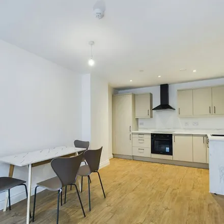 Image 9 - Omina One, Queen Street, Sheffield, S1 2DU, United Kingdom - Apartment for rent