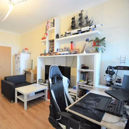 Rent this studio apartment on Slough Delivery Centre in Wexham Road, Slough