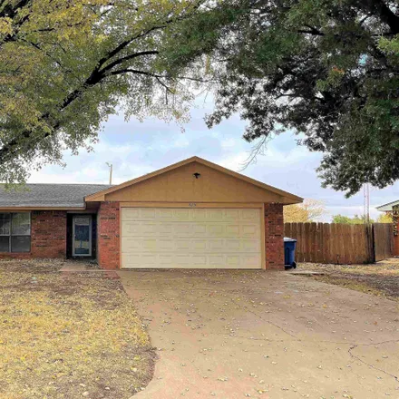 Buy this 3 bed house on 825 Freeland Drive in Enid, OK 73701