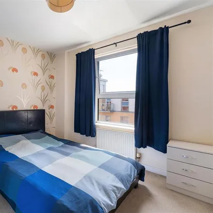 Image 6 - Jubilee Court, Queen Mary Avenue, London, E18 2FN, United Kingdom - Apartment for rent