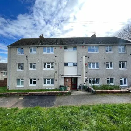 Rent this 2 bed room on 21 Redhills Close in Exeter, EX4 1SE