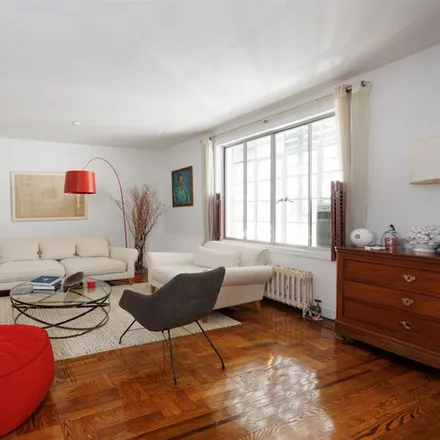 Image 3 - 135 EAST 39TH STREET 1CD in Murray Hill Kips Bay - Apartment for sale