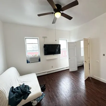 Image 4 - 202 Van Horne Street, Communipaw, Jersey City, NJ 07304, USA - House for rent