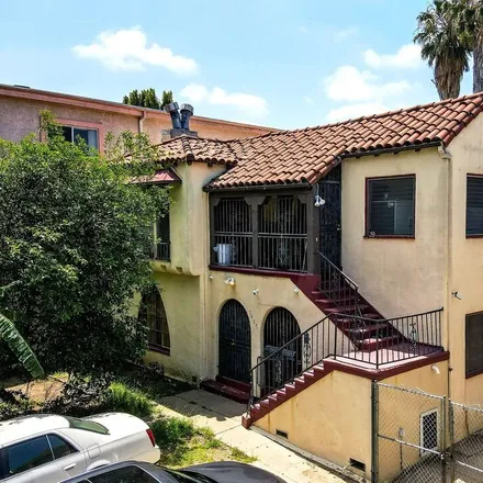 Buy this studio townhouse on 1427 South Shenandoah Street in Los Angeles, CA 90035