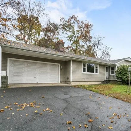 Rent this 3 bed house on 15 Glen Spring Drive in Trumbull, CT 06611
