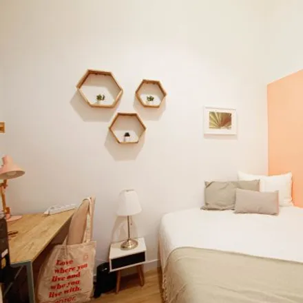 Rent this 1 bed room on Carrer d'Aragó in 109-111, 08015 Barcelona