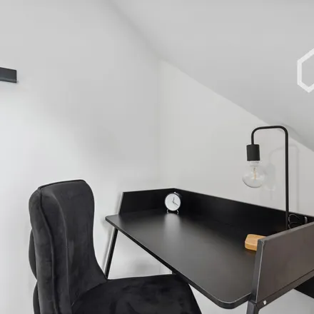 Rent this 2 bed apartment on Duisburger Landstraße 25 in 40489 Dusseldorf, Germany