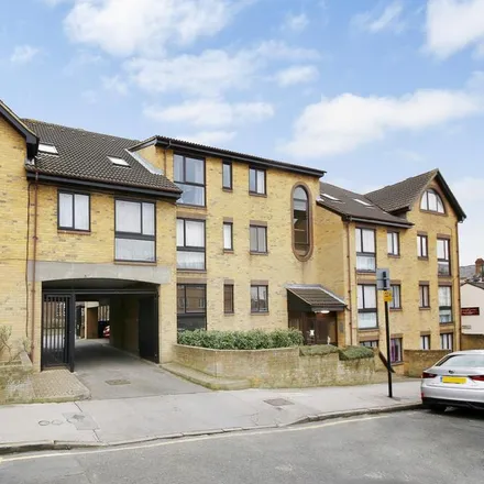 Rent this 1 bed apartment on The Retreat in London, CR7 8LD