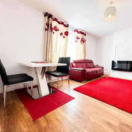 Rent this 3 bed townhouse on 38 Pragel Street in London, E13 9EF