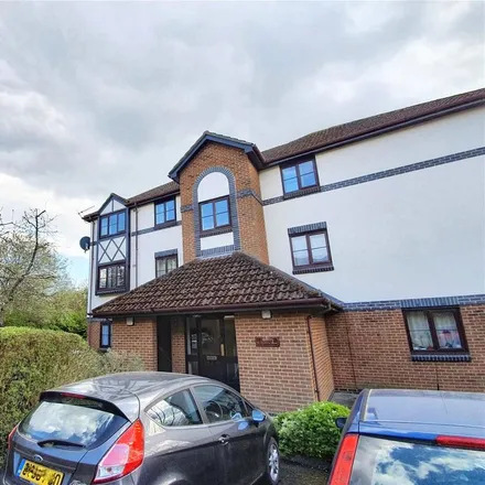 Rent this 1 bed apartment on Wordsworth Mead Play Area in Wordsworth Mead, Redhill