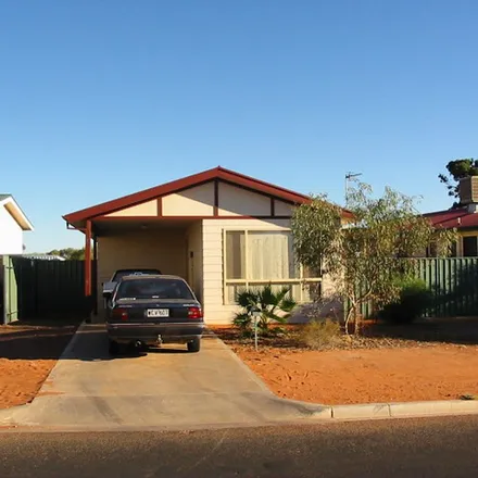 Rent this 3 bed apartment on Maireana Circuit in Roxby Downs SA 5725, Australia