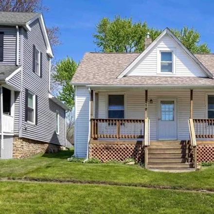Buy this 3 bed house on 419 Wisconsin Street in Le Claire, IA 52753