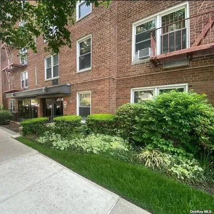 Image 1 - 68-15 Selfridge Street, New York, NY 11375, USA - Apartment for sale