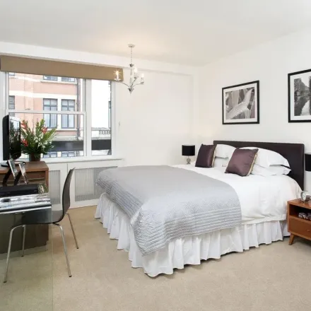 Image 2 - Walpole House, 10 Weymouth Street, East Marylebone, London, W1B 1NL, United Kingdom - Apartment for rent