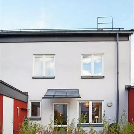 Rent this 6 bed townhouse on Järla gårdsväg 47 in 131 61 Hästhagen, Sweden