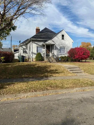 Buy this 3 bed house on 643 South Weyant Avenue in Columbus, OH 43213
