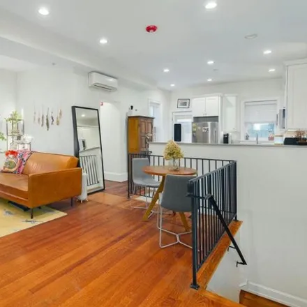 Image 6 - 2119 Pine Street, Philadelphia, PA 19146, USA - Condo for sale