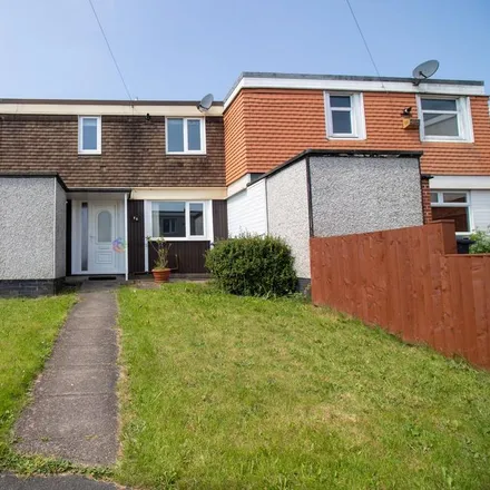 Rent this 2 bed townhouse on Weakland Close in Sheffield, S12 4PA