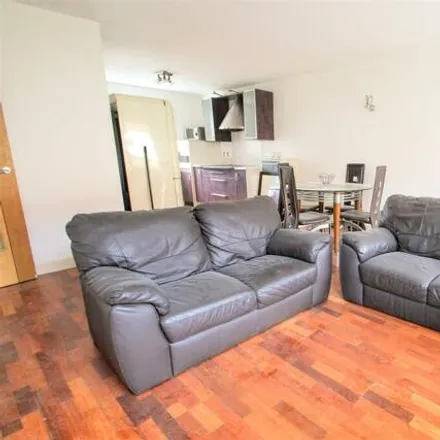 Rent this 1 bed room on 81 Henke Court in Cardiff, CF10 4EG