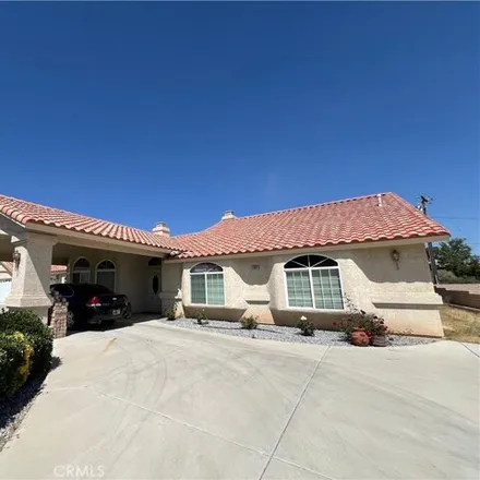 Image 4 - 13861 Choco Road, Apple Valley, CA 92307, USA - House for sale