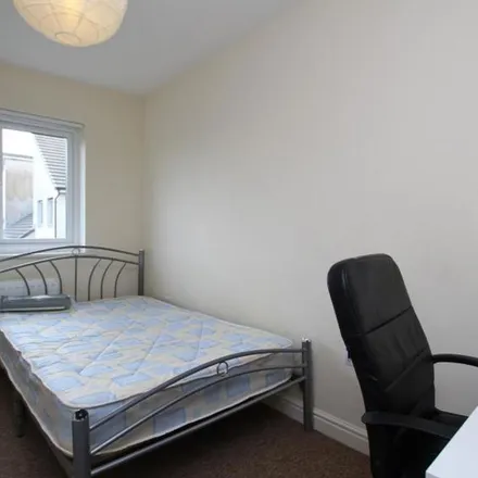 Rent this 6 bed apartment on 21 Great Copsie Way in Bristol, BS16 1GH