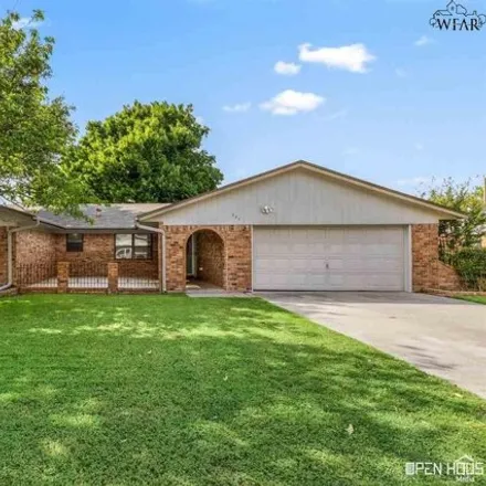 Buy this 4 bed house on 924 Tejas Drive in Burkburnett, TX 76354