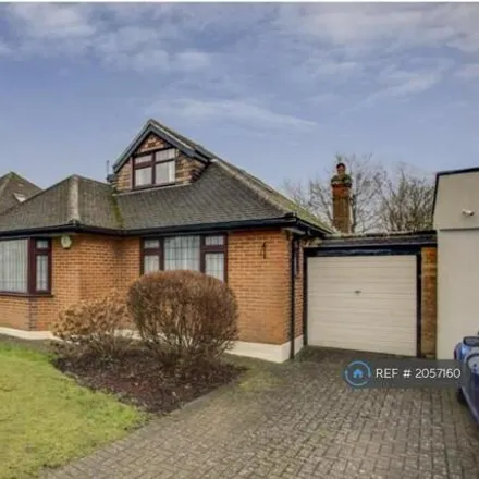 Rent this 5 bed house on 181 Amersham Way in Little Chalfont, HP6 6SF