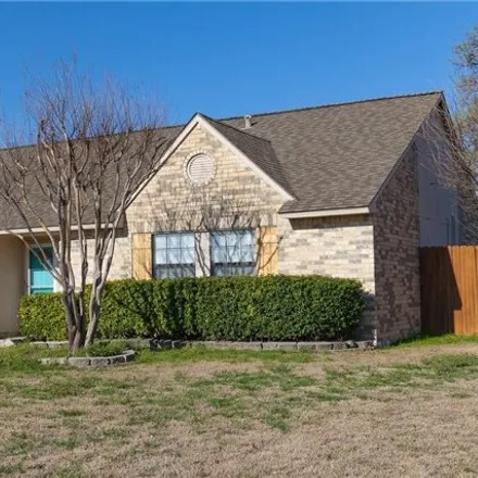 Rent this 3 bed house on Hedgcoxe Road in Plano, TX 75025