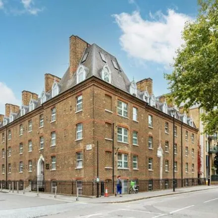 Buy this studio apartment on Ebury Bridge Road in Londres, London