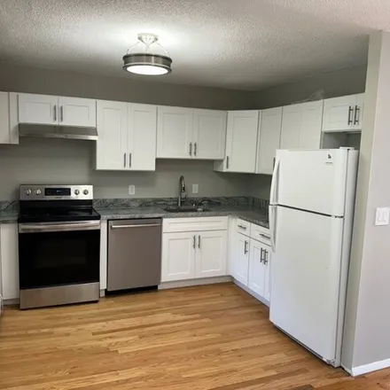 Rent this 2 bed condo on 66 Mountain Laurel Dr Unit 66 in Wethersfield, Connecticut