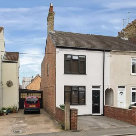 Buy this 3 bed duplex on New Road in Peterborough, PE2 9HH