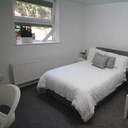 Rent this studio apartment on Samara Plaza in Clarendon Road, Leeds