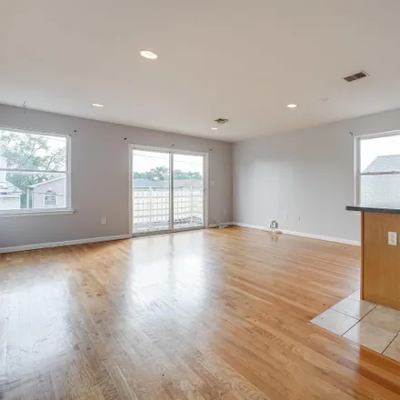 Buy this 7 bed duplex on 70 Pamrapo Avenue in Jersey City, NJ 07305