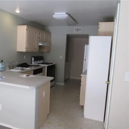 Image 4 - 10167 Rising Tree Street, Paradise, NV 89183, USA - Townhouse for rent