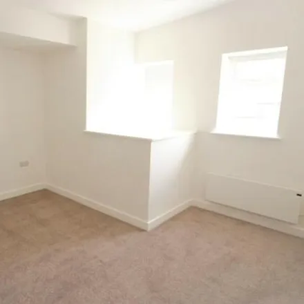 Image 3 - Syddall Street, Hyde, SK14 1LB, United Kingdom - Apartment for rent