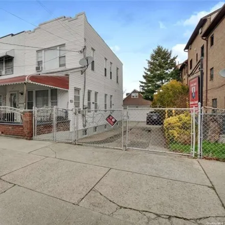 Buy this 3 bed house on 963 East 87th Street in New York, NY 11236