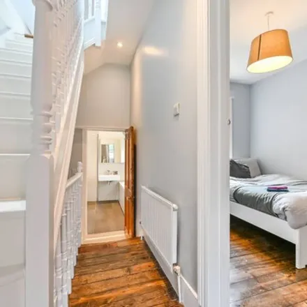 Image 7 - Corsica Street, London, N5 1JP, United Kingdom - Townhouse for rent