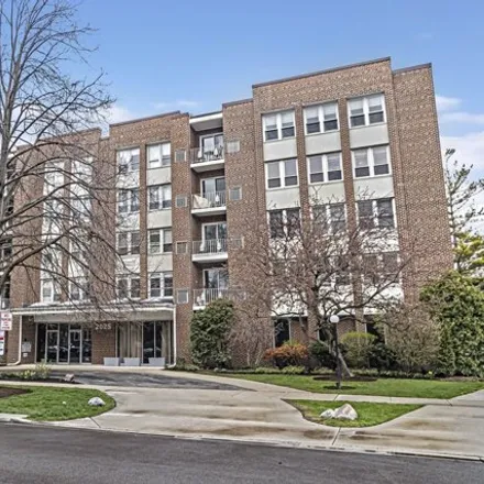 Buy this 3 bed condo on 2025 Sherman Avenue in Evanston, IL 60201