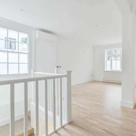 Image 2 - Stanley House, 19-21 Belgrave Road, London, SW1V 1RB, United Kingdom - Apartment for sale