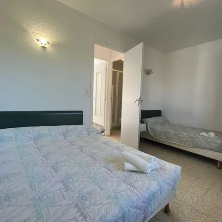 Rent this 2 bed apartment on 11210 Port-la-Nouvelle