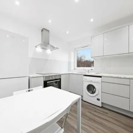 Rent this 4 bed apartment on Kinross House in Bingfield Street, London